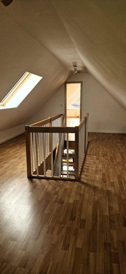 Prenájom bytu 6-izbový 165 m², Langensendelbach, Bavorsko Prenájom bytu 6-izbový 165 m², Langensendelbach, Bavorsko