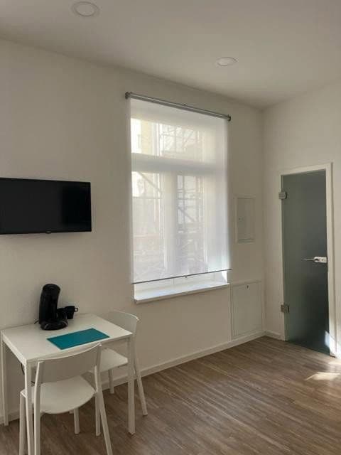 Prenájom bytu 1-izbový 25 m², Gumprechtstr. 2, Köln, Severné Porýnie - Westfálsko Prenájom bytu 1-izbový 25 m², Gumprechtstr. 2, Köln, Severné Porýnie - Westfálsko