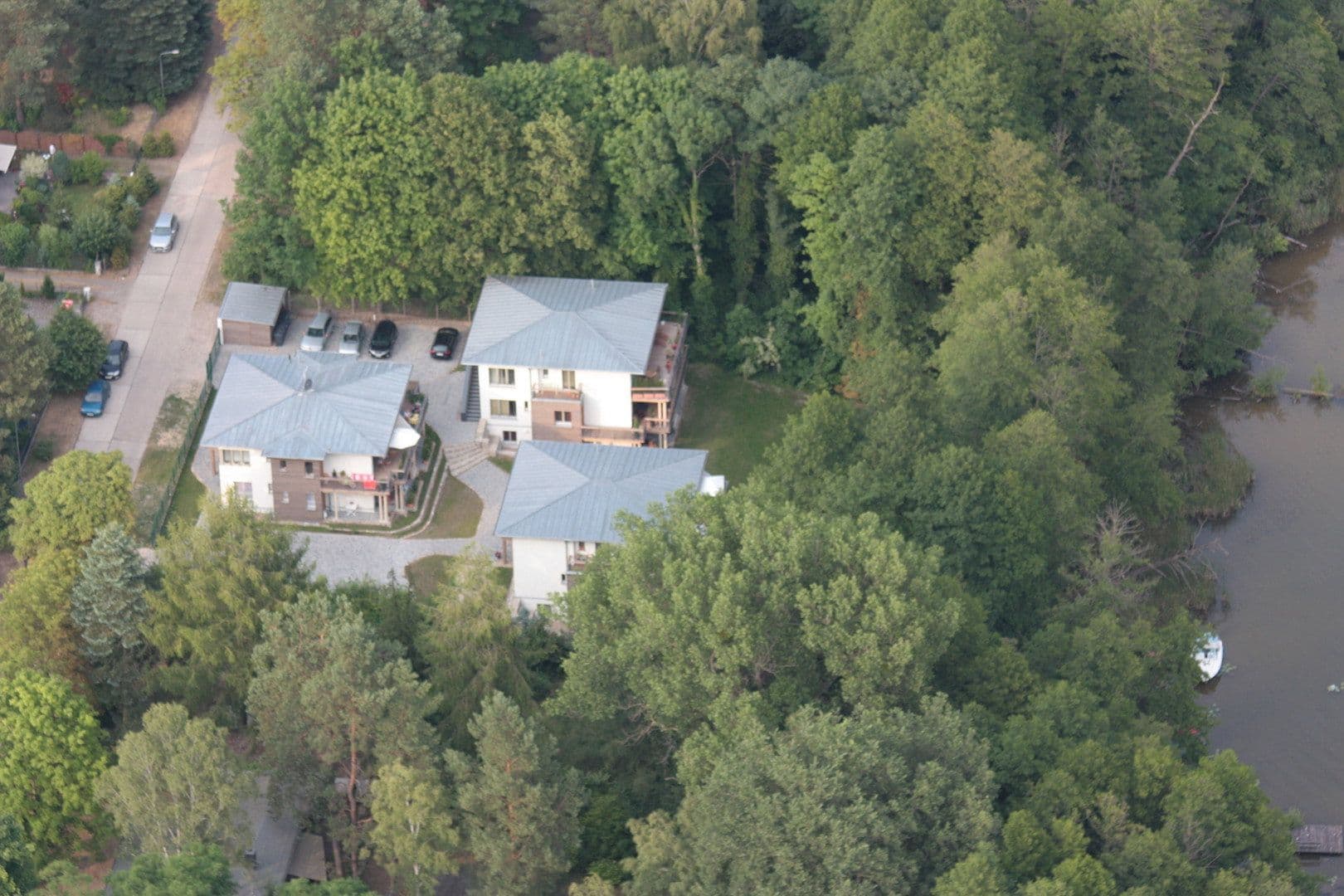 Prenájom bytu 4-izbový 126 m², Grünheide (Mark), Brandenbursko Prenájom bytu 4-izbový 126 m², Grünheide (Mark), Brandenbursko