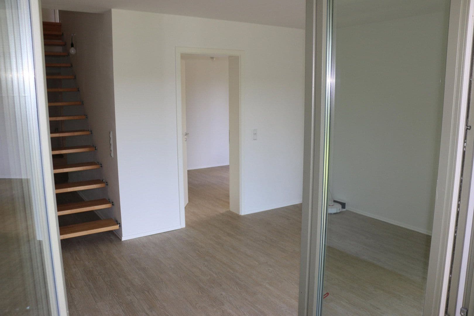 Prenájom bytu 4-izbový 126 m², Grünheide (Mark), Brandenbursko Prenájom bytu 4-izbový 126 m², Grünheide (Mark), Brandenbursko