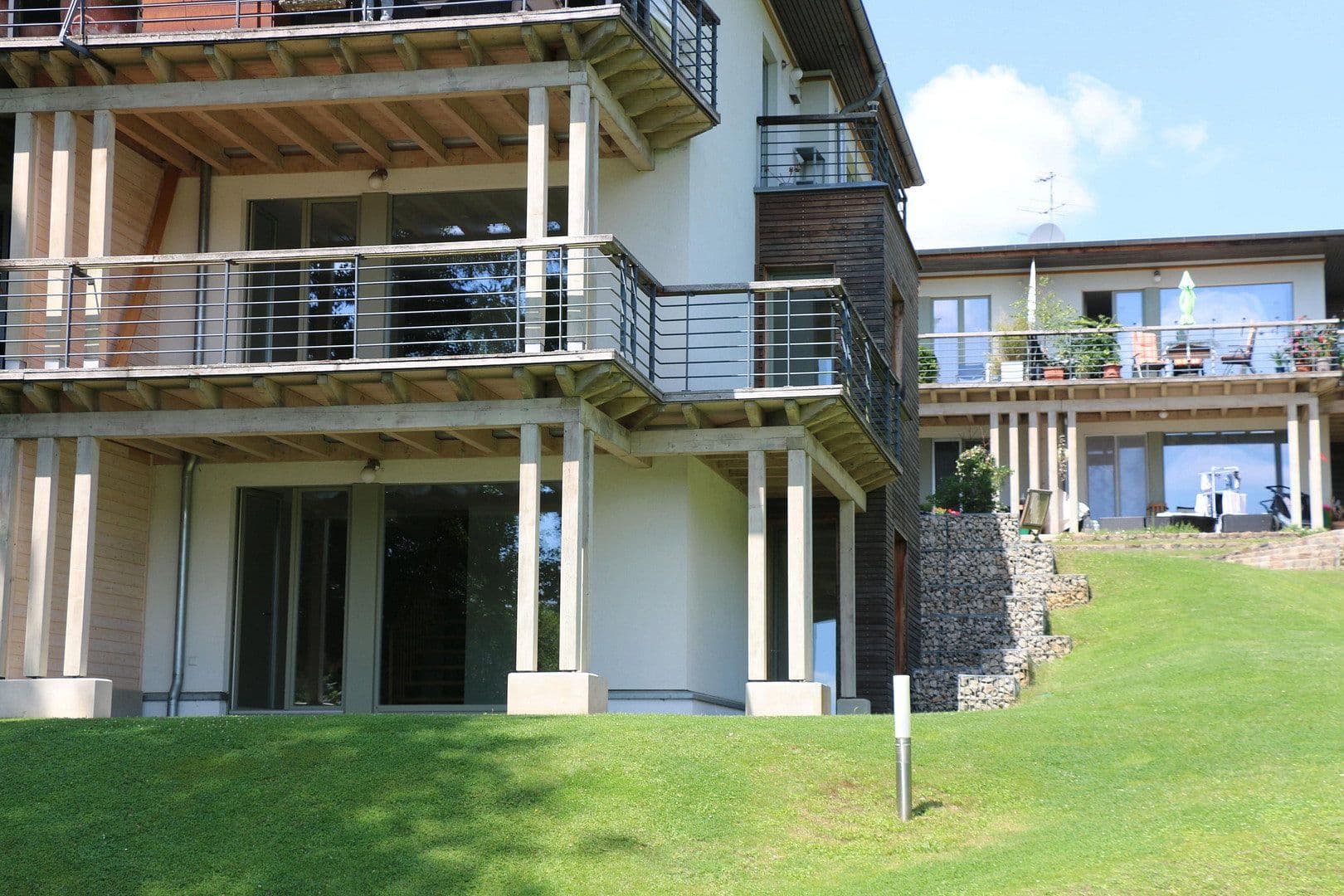 Prenájom bytu 4-izbový 126 m², Grünheide (Mark), Brandenbursko Prenájom bytu 4-izbový 126 m², Grünheide (Mark), Brandenbursko