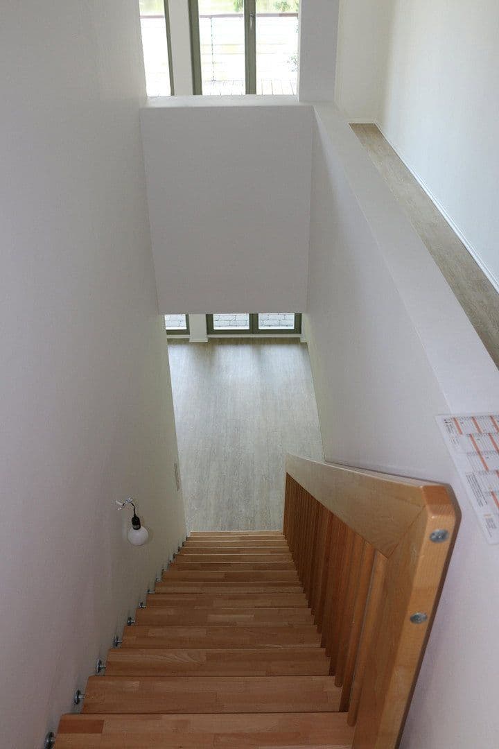 Prenájom bytu 4-izbový 126 m², Grünheide (Mark), Brandenbursko Prenájom bytu 4-izbový 126 m², Grünheide (Mark), Brandenbursko