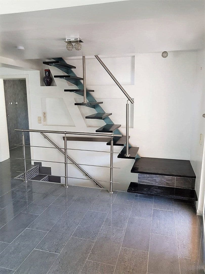 Predaj domu 138 m², pozemok 133 m², Stuttgart, Bádensko-Wurttembersko Predaj domu 138 m², pozemok 133 m², Stuttgart, Bádensko-Wurttembersko