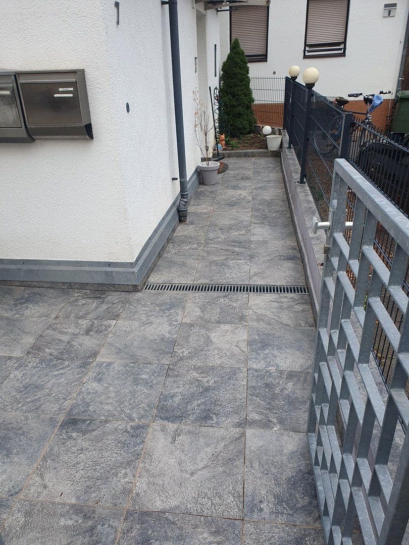 Predaj domu 138 m², pozemok 133 m², Stuttgart, Bádensko-Wurttembersko Predaj domu 138 m², pozemok 133 m², Stuttgart, Bádensko-Wurttembersko