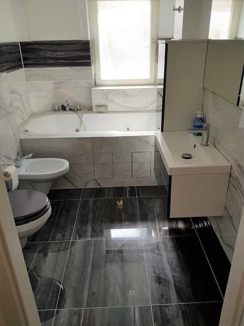 Predaj domu 138 m², pozemok 133 m², Stuttgart, Bádensko-Wurttembersko Predaj domu 138 m², pozemok 133 m², Stuttgart, Bádensko-Wurttembersko