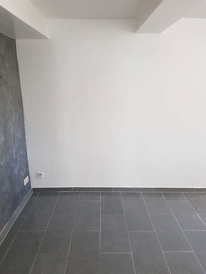 Predaj domu 138 m², pozemok 133 m², Stuttgart, Bádensko-Wurttembersko Predaj domu 138 m², pozemok 133 m², Stuttgart, Bádensko-Wurttembersko