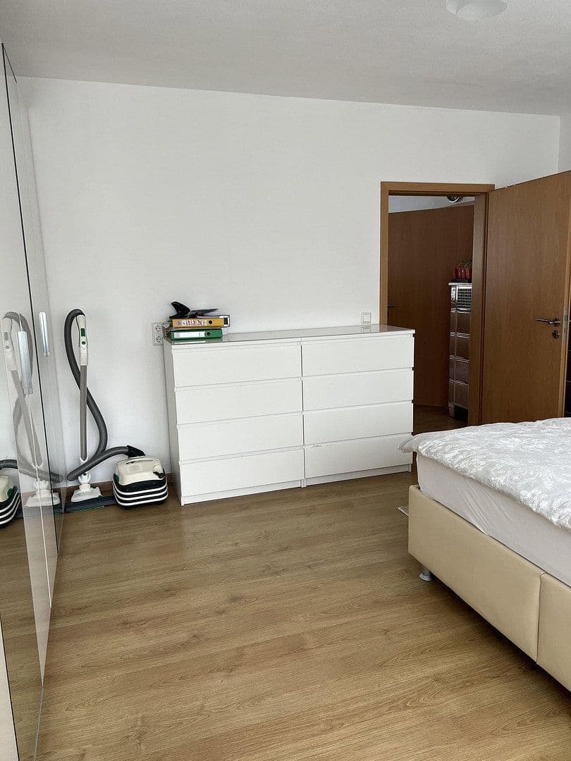Prenájom bytu 4-izbový 98 m², Köllestraße 25, Ulm, Bádensko-Wurttembersko Prenájom bytu 4-izbový 98 m², Köllestraße 25, Ulm, Bádensko-Wurttembersko