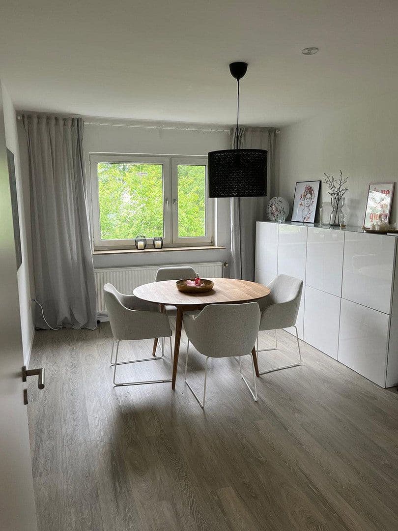 Prenájom bytu 3-izbový 73 m², Bergisch Gladbach, Severné Porýnie - Westfálsko Prenájom bytu 3-izbový 73 m², Bergisch Gladbach, Severné Porýnie - Westfálsko
