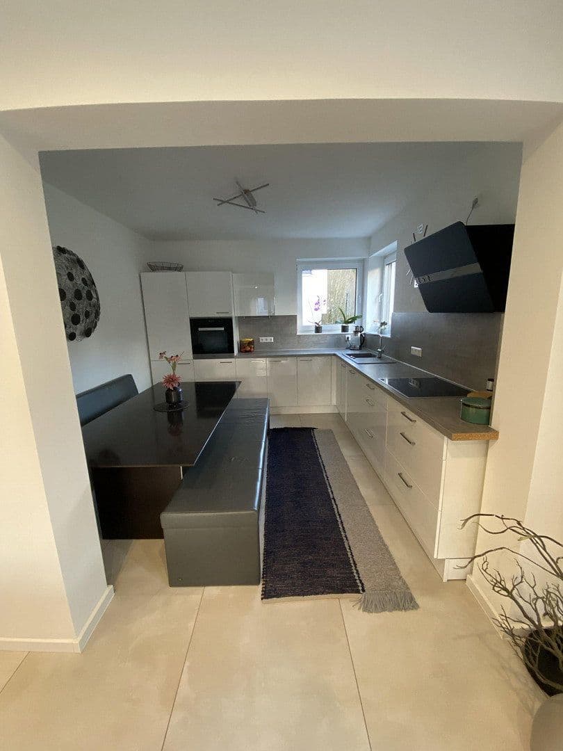 Prenájom bytu 4-izbový 90 m², Nagold, Bádensko-Wurttembersko Prenájom bytu 4-izbový 90 m², Nagold, Bádensko-Wurttembersko