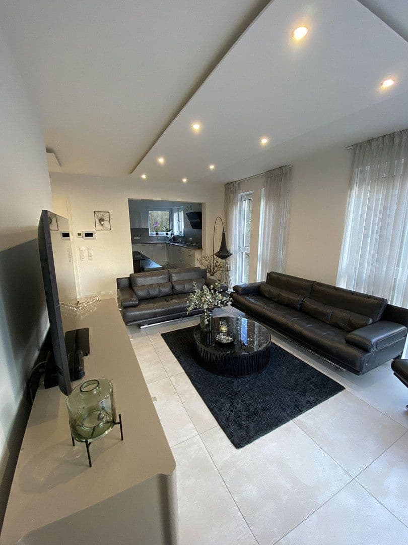 Prenájom bytu 4-izbový 90 m², Nagold, Bádensko-Wurttembersko Prenájom bytu 4-izbový 90 m², Nagold, Bádensko-Wurttembersko