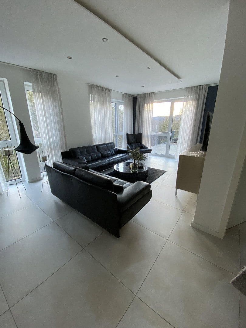 Prenájom bytu 4-izbový 90 m², Nagold, Bádensko-Wurttembersko Prenájom bytu 4-izbový 90 m², Nagold, Bádensko-Wurttembersko