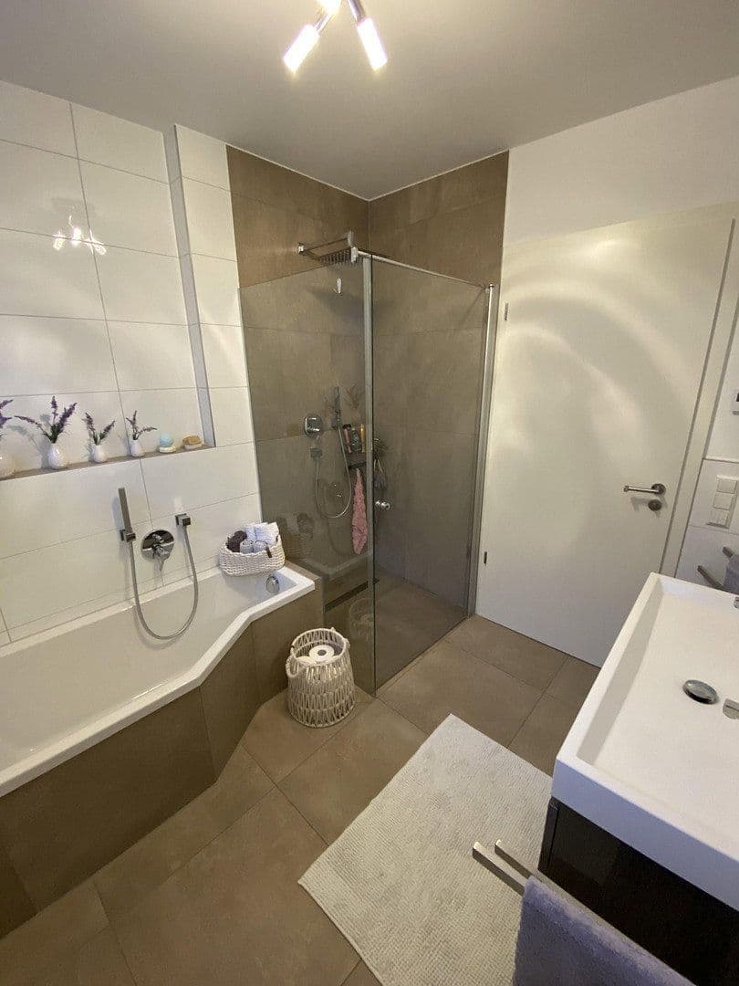 Prenájom bytu 4-izbový 90 m², Nagold, Bádensko-Wurttembersko Prenájom bytu 4-izbový 90 m², Nagold, Bádensko-Wurttembersko