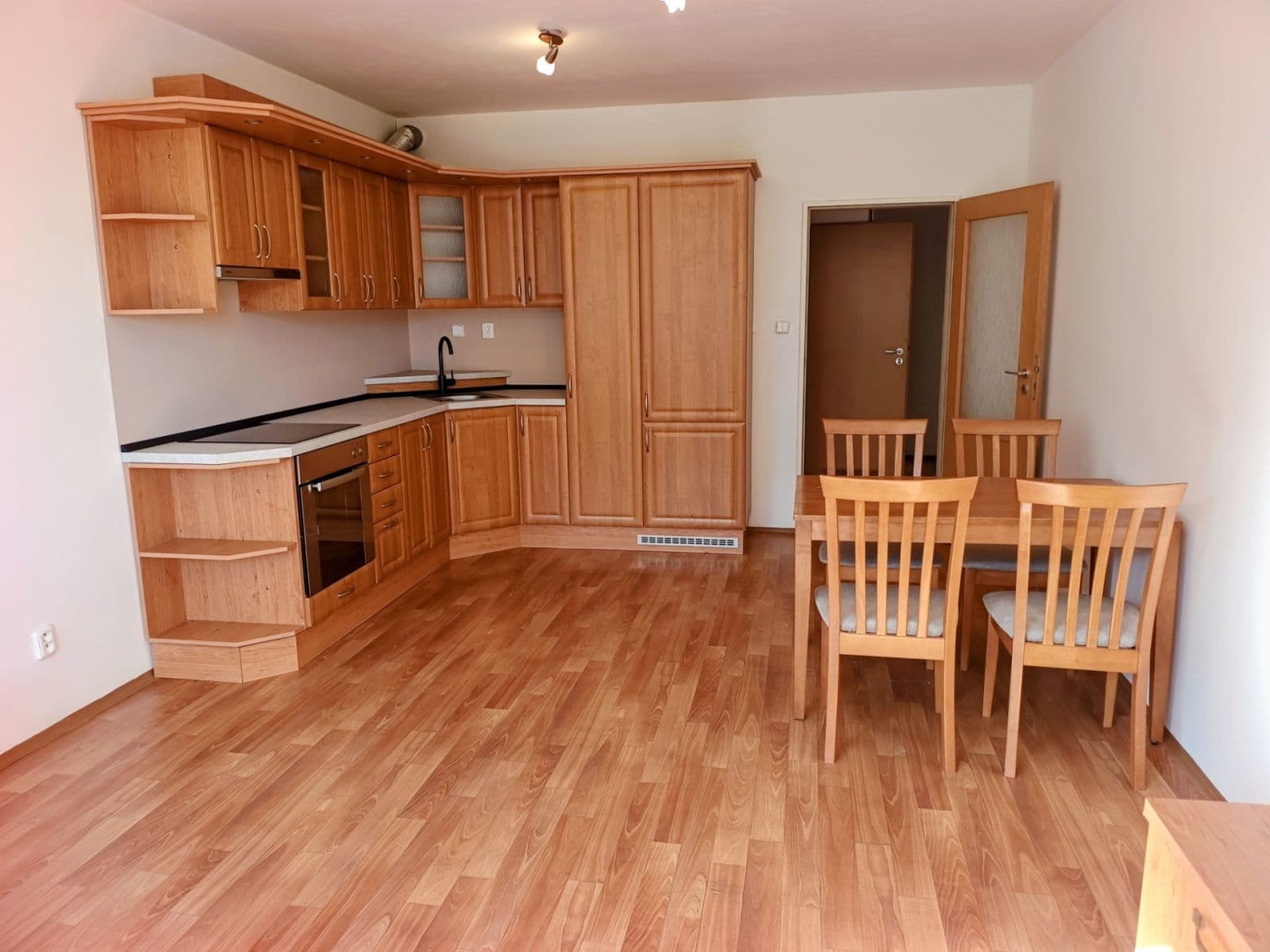 Prenájom bytu 2-izbový 54 m², Herlíkovická, Praha, Praha Prenájom bytu 2-izbový 54 m², Herlíkovická, Praha, Praha