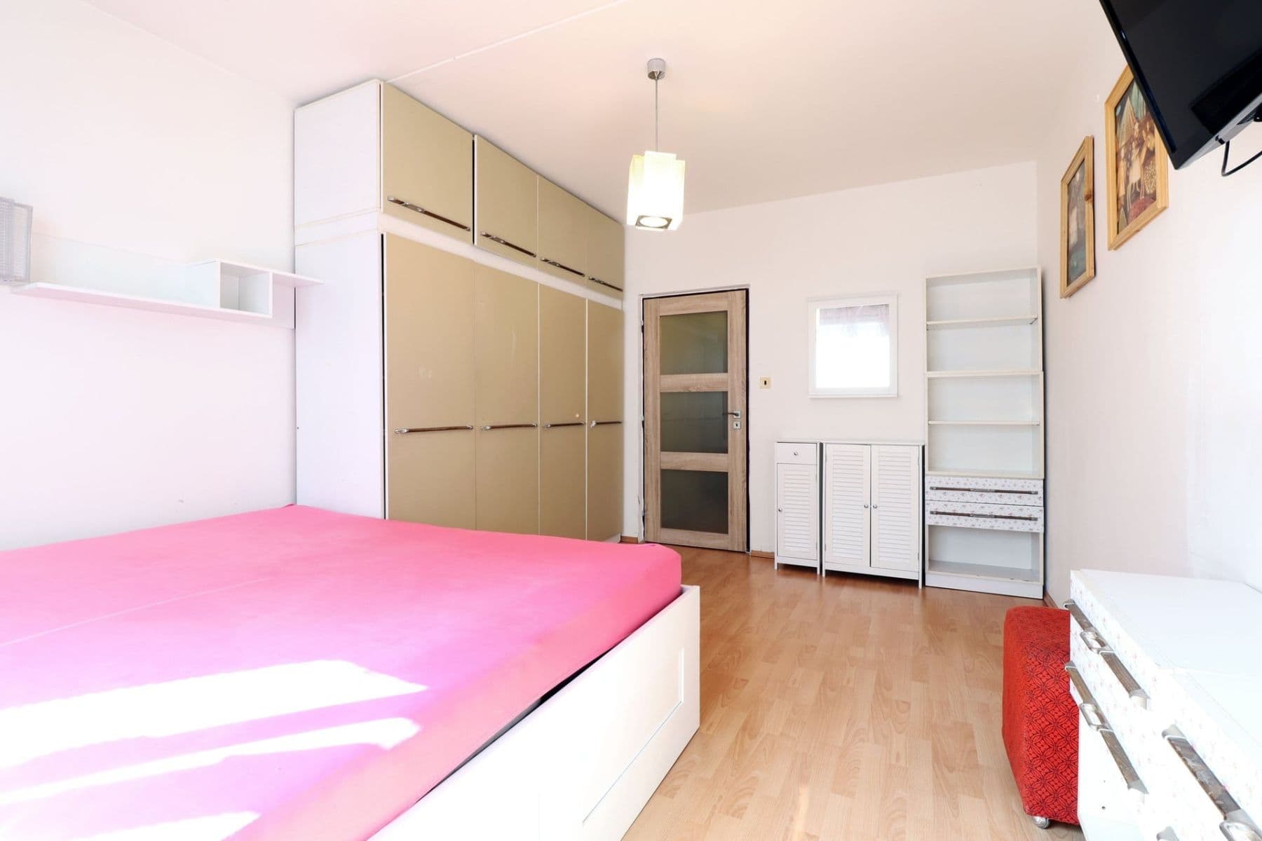 Prenájom bytu 2-izbový 77 m², Imrychova, Praha, Praha Prenájom bytu 2-izbový 77 m², Imrychova, Praha, Praha