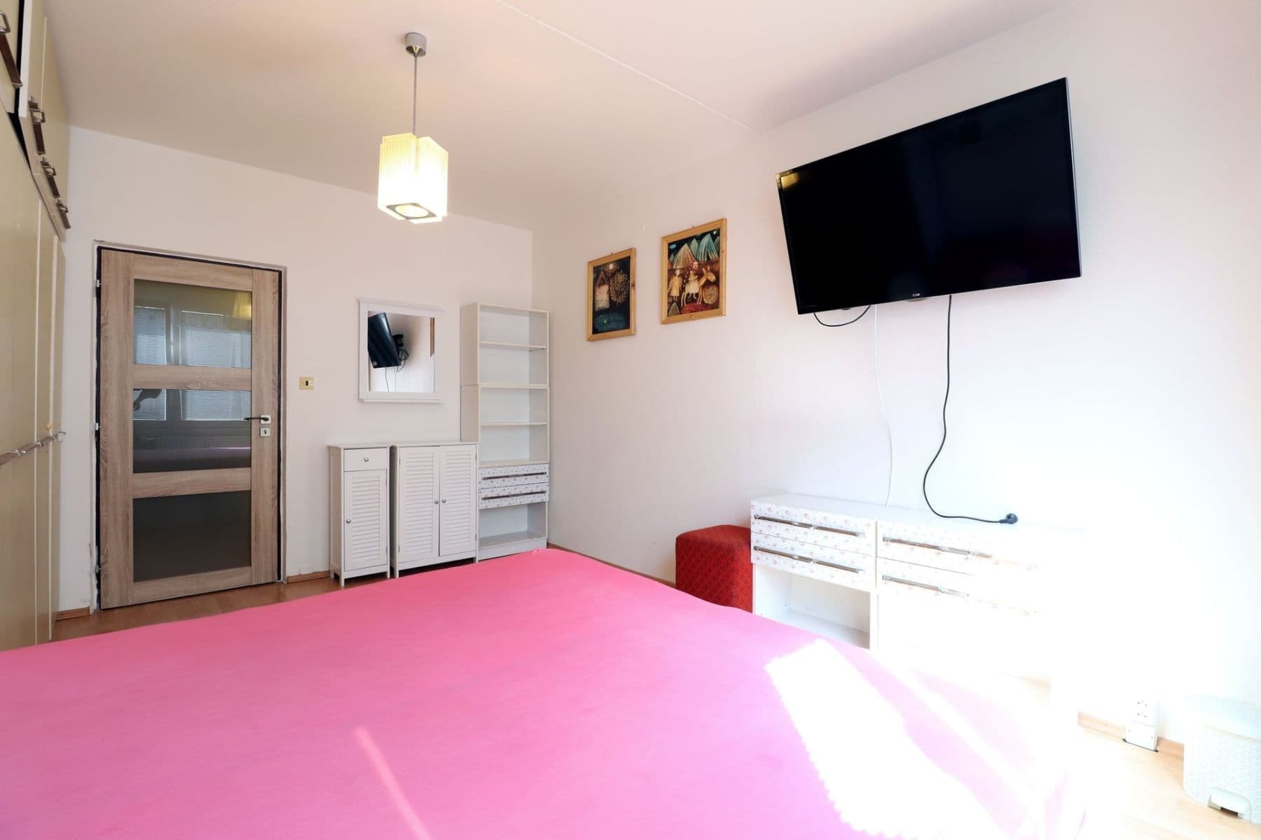 Prenájom bytu 2-izbový 77 m², Imrychova, Praha, Praha Prenájom bytu 2-izbový 77 m², Imrychova, Praha, Praha