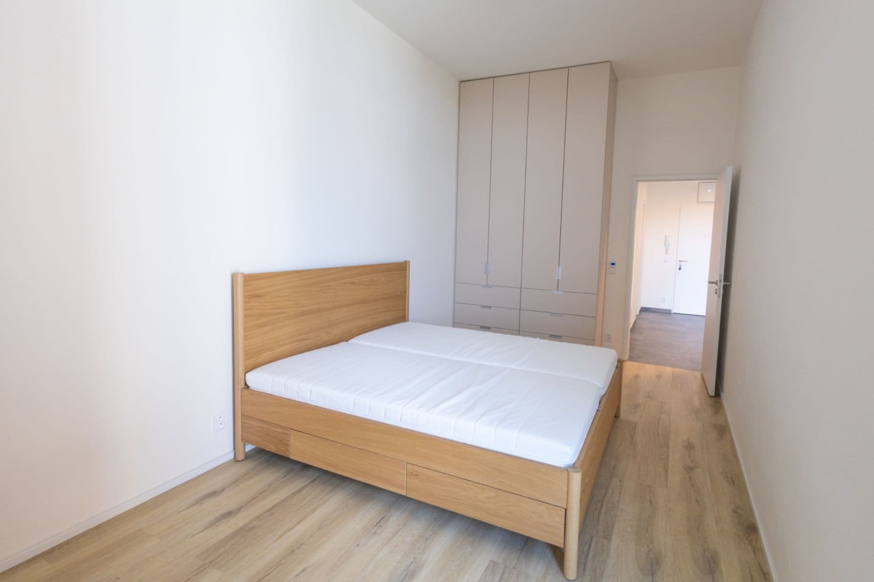 Prenájom bytu 2-izbový 63 m², Malešická, Praha, Praha Prenájom bytu 2-izbový 63 m², Malešická, Praha, Praha
