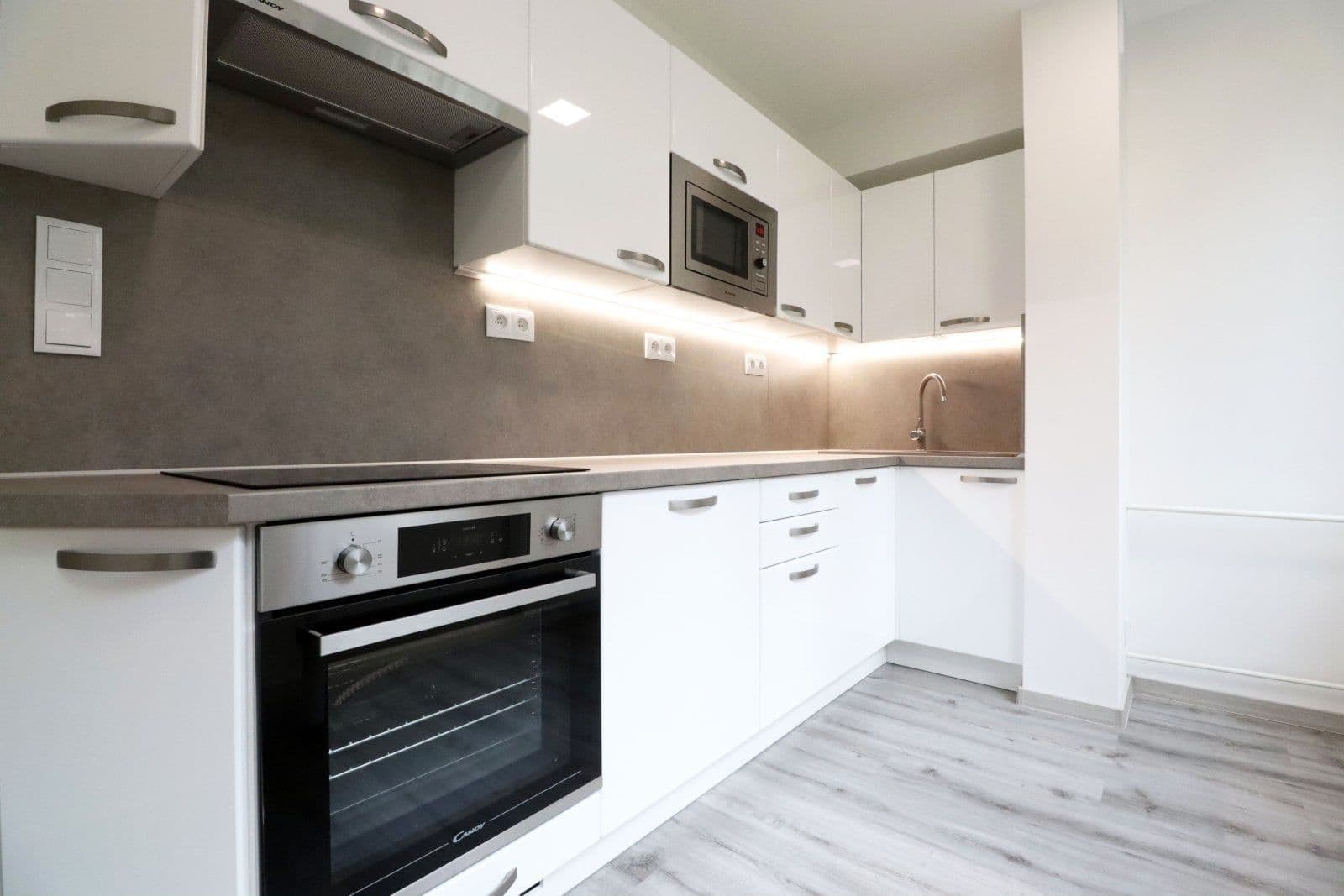 Prenájom bytu 2-izbový 64 m², Pezinská, Mladá Boleslav, Středočeský kraj Prenájom bytu 2-izbový 64 m², Pezinská, Mladá Boleslav, Středočeský kraj