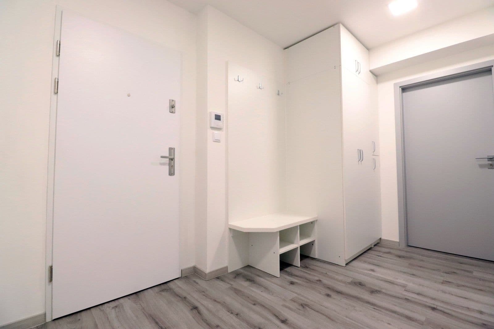 Prenájom bytu 2-izbový 64 m², Pezinská, Mladá Boleslav, Středočeský kraj Prenájom bytu 2-izbový 64 m², Pezinská, Mladá Boleslav, Středočeský kraj