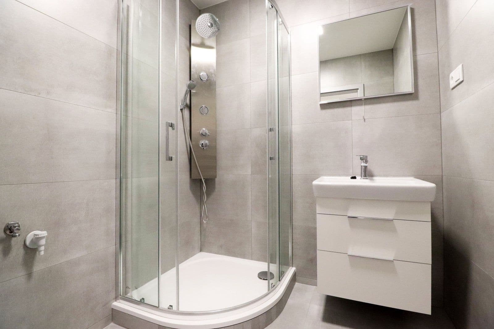Prenájom bytu 2-izbový 64 m², Pezinská, Mladá Boleslav, Středočeský kraj Prenájom bytu 2-izbový 64 m², Pezinská, Mladá Boleslav, Středočeský kraj