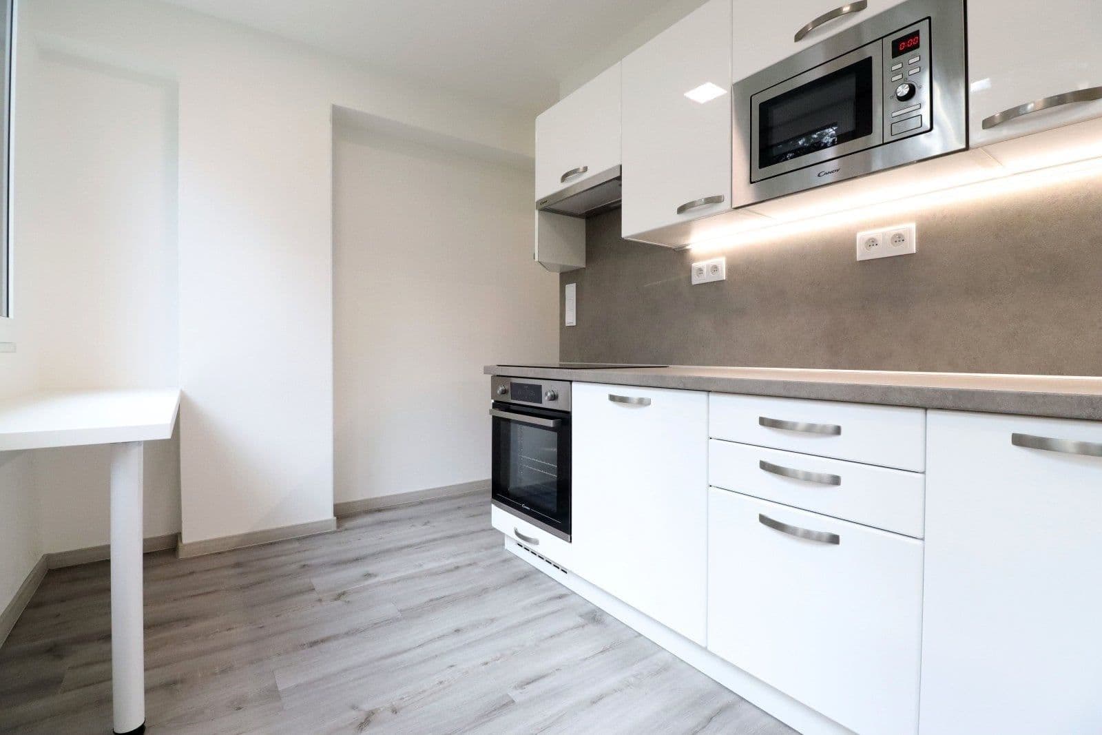 Prenájom bytu 2-izbový 64 m², Pezinská, Mladá Boleslav, Středočeský kraj Prenájom bytu 2-izbový 64 m², Pezinská, Mladá Boleslav, Středočeský kraj