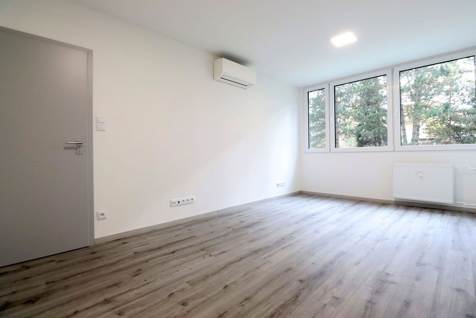 Prenájom bytu 2-izbový 64 m², Pezinská, Mladá Boleslav, Středočeský kraj Prenájom bytu 2-izbový 64 m², Pezinská, Mladá Boleslav, Středočeský kraj