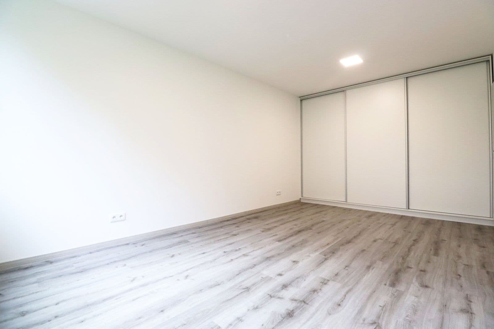 Prenájom bytu 2-izbový 64 m², Pezinská, Mladá Boleslav, Středočeský kraj Prenájom bytu 2-izbový 64 m², Pezinská, Mladá Boleslav, Středočeský kraj