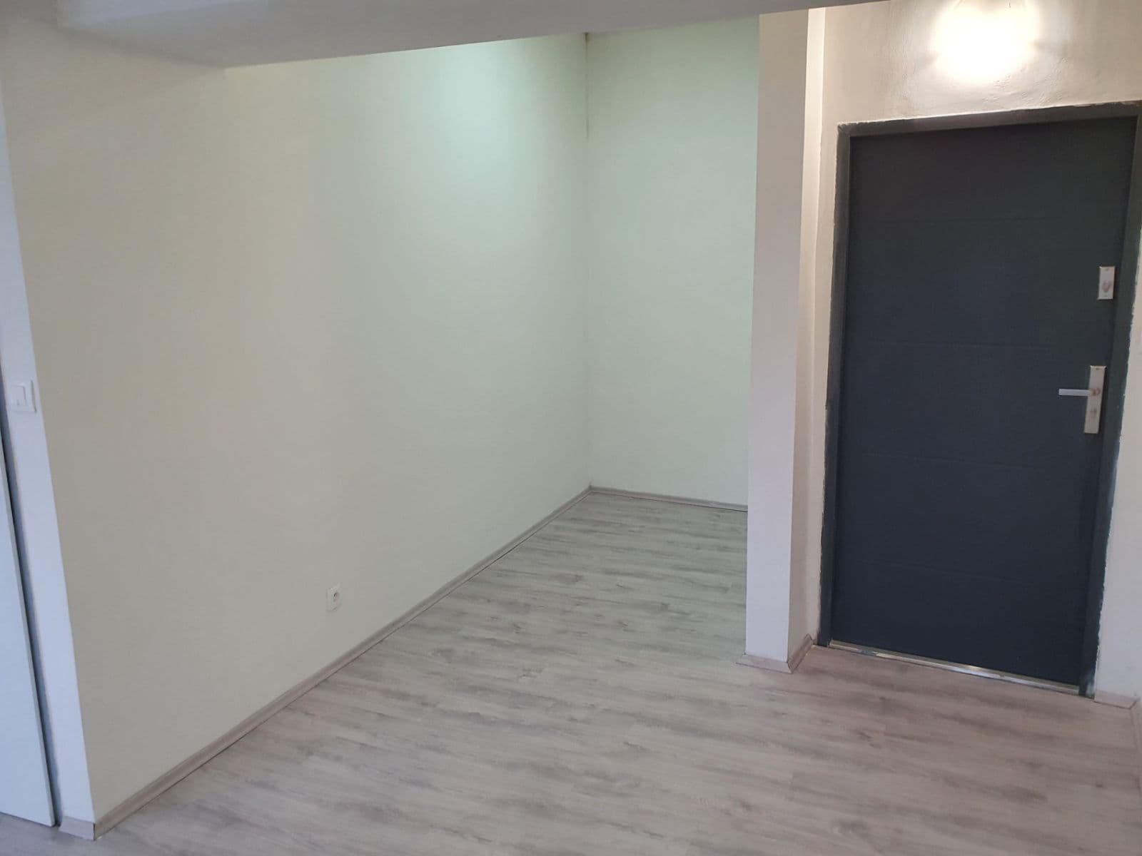 Prenájom bytu 1-izbový 28 m², Průmyslová, Strančice, Středočeský kraj Prenájom bytu 1-izbový 28 m², Průmyslová, Strančice, Středočeský kraj