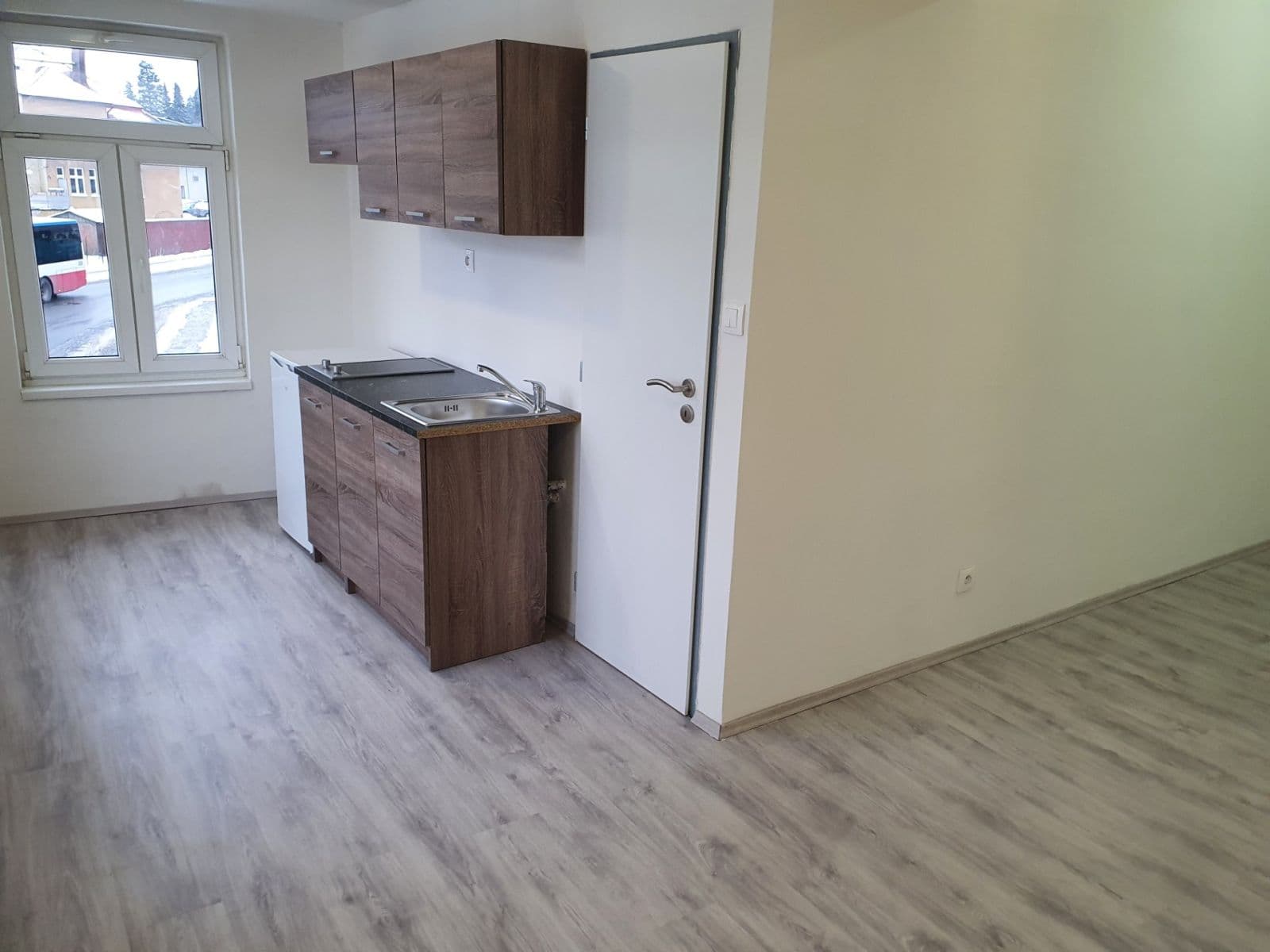 Prenájom bytu 1-izbový 28 m², Průmyslová, Strančice, Středočeský kraj Prenájom bytu 1-izbový 28 m², Průmyslová, Strančice, Středočeský kraj