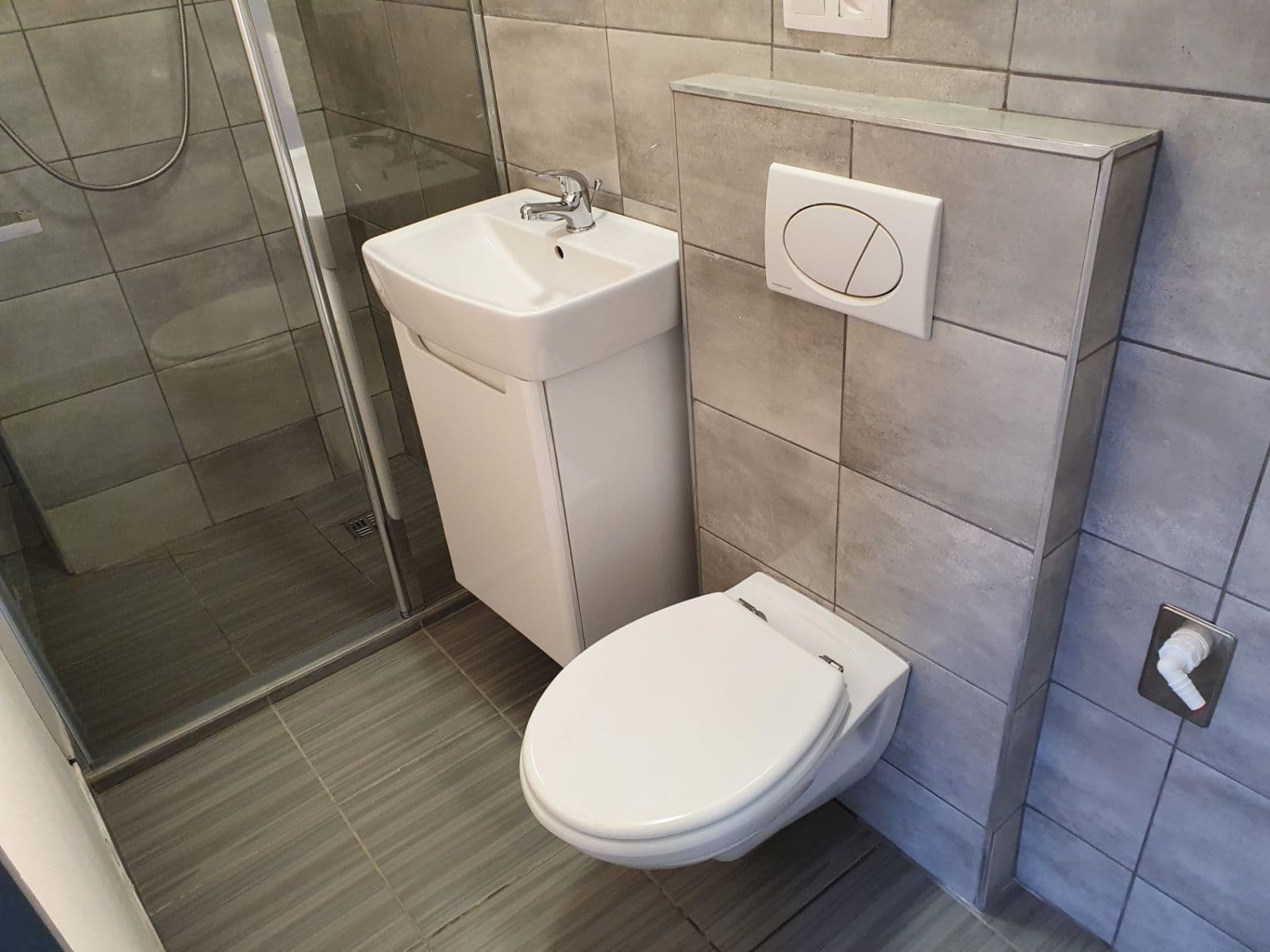 Prenájom bytu 1-izbový 28 m², Průmyslová, Strančice, Středočeský kraj Prenájom bytu 1-izbový 28 m², Průmyslová, Strančice, Středočeský kraj
