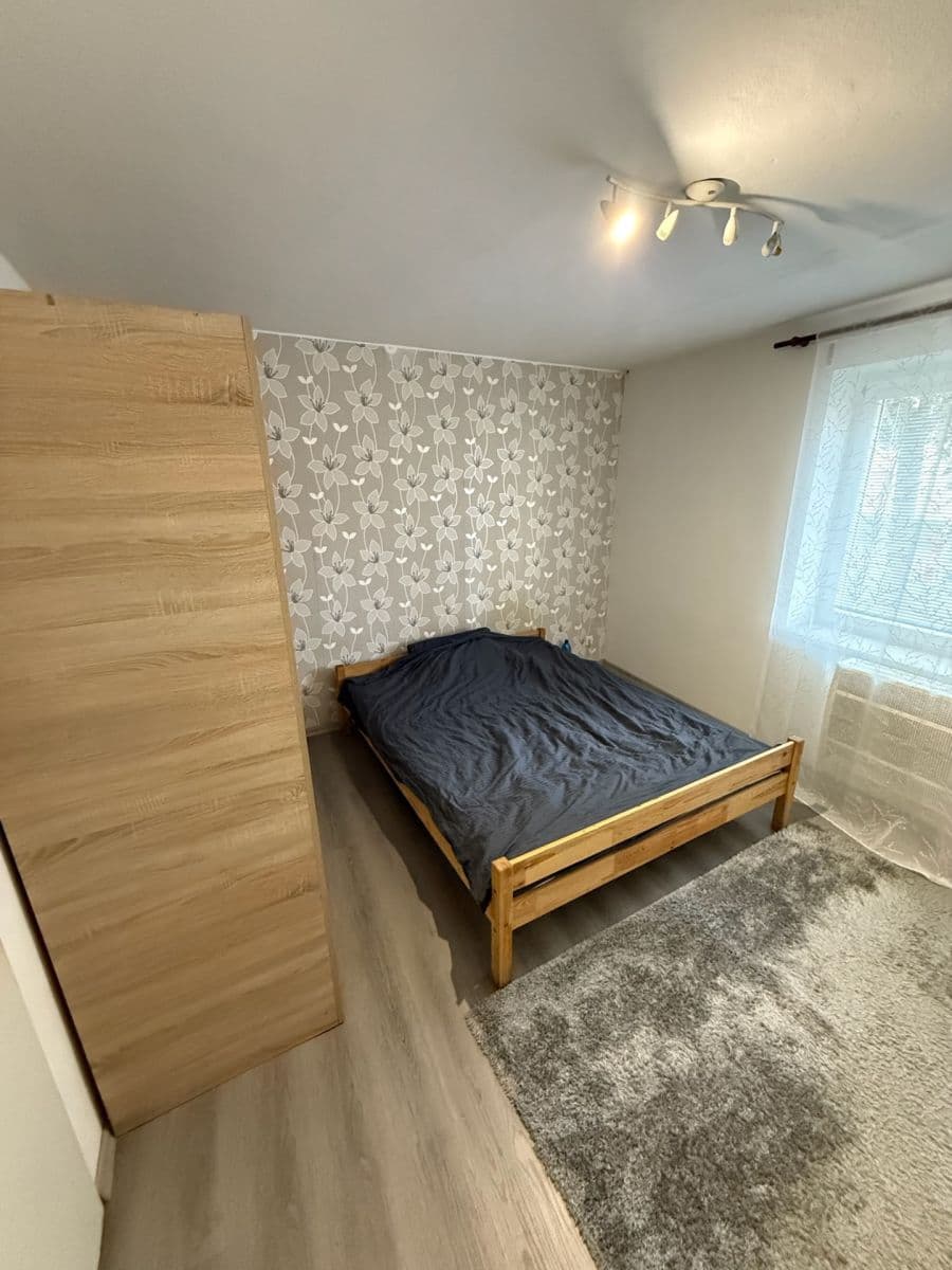 Prenájom bytu 2-izbový 38 m², nám. děk. Františka Kvapila, Nezamyslice, Olomoucký kraj Prenájom bytu 2-izbový 38 m², nám. děk. Františka Kvapila, Nezamyslice, Olomoucký kraj