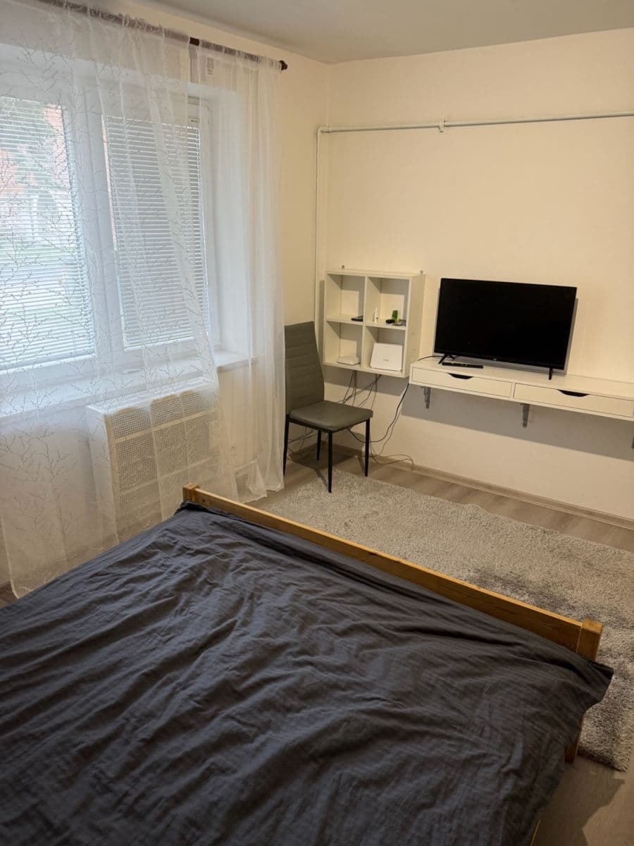 Prenájom bytu 2-izbový 38 m², nám. děk. Františka Kvapila, Nezamyslice, Olomoucký kraj Prenájom bytu 2-izbový 38 m², nám. děk. Františka Kvapila, Nezamyslice, Olomoucký kraj