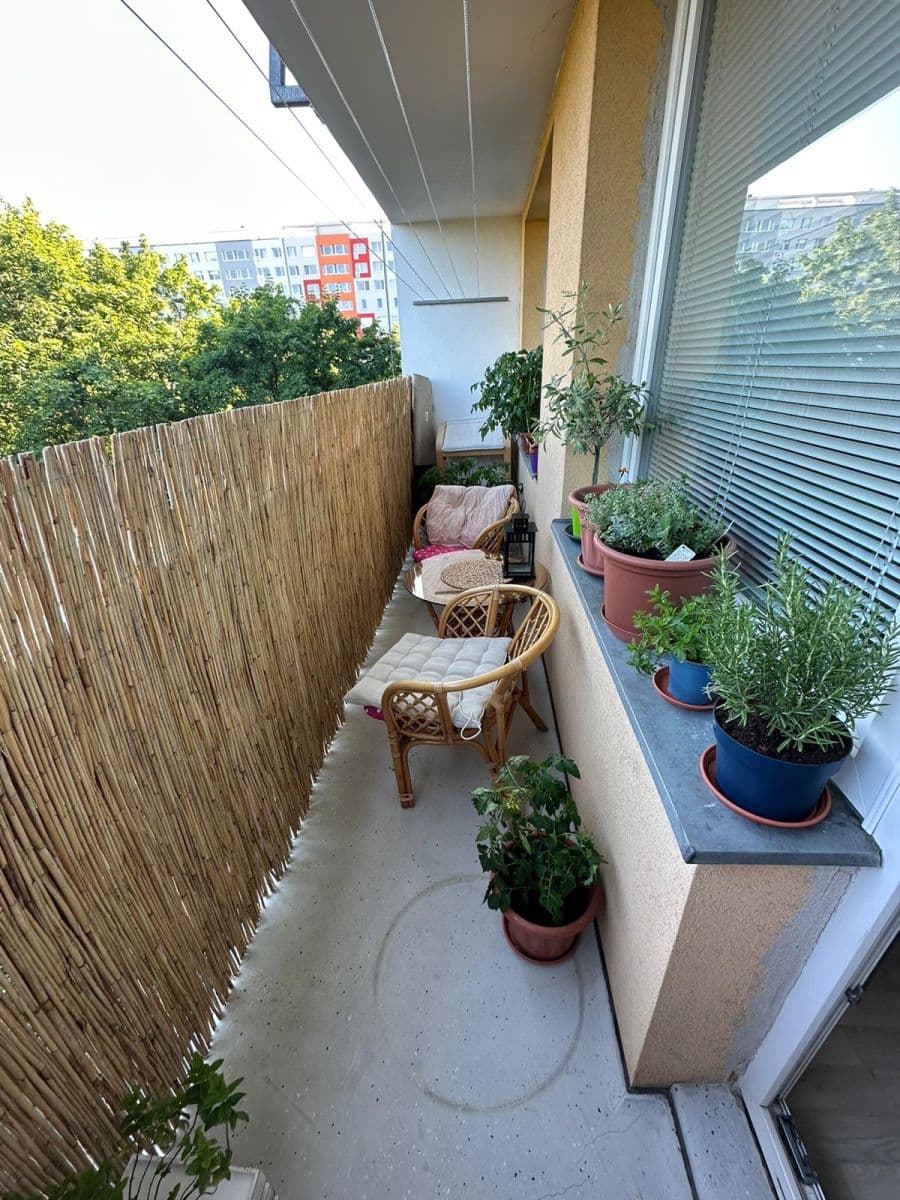 Prenájom bytu 3-izbový 70 m², Šluknovská, Praha, Praha Prenájom bytu 3-izbový 70 m², Šluknovská, Praha, Praha