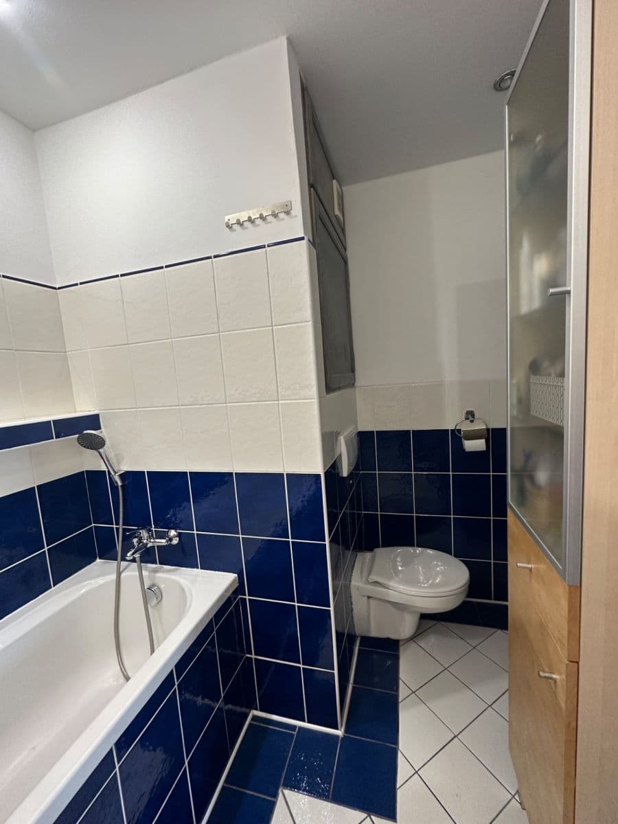 Prenájom bytu 3-izbový 70 m², Šluknovská, Praha, Praha Prenájom bytu 3-izbový 70 m², Šluknovská, Praha, Praha