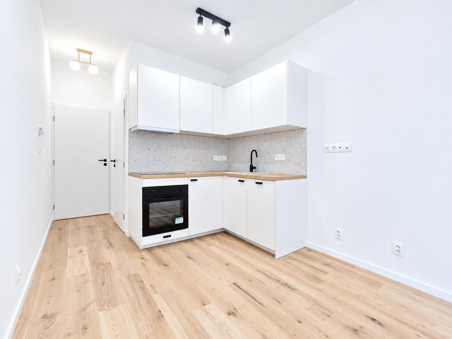 Prenájom bytu 1-izbový 23 m², Petrohradská, Praha, Praha Prenájom bytu 1-izbový 23 m², Petrohradská, Praha, Praha