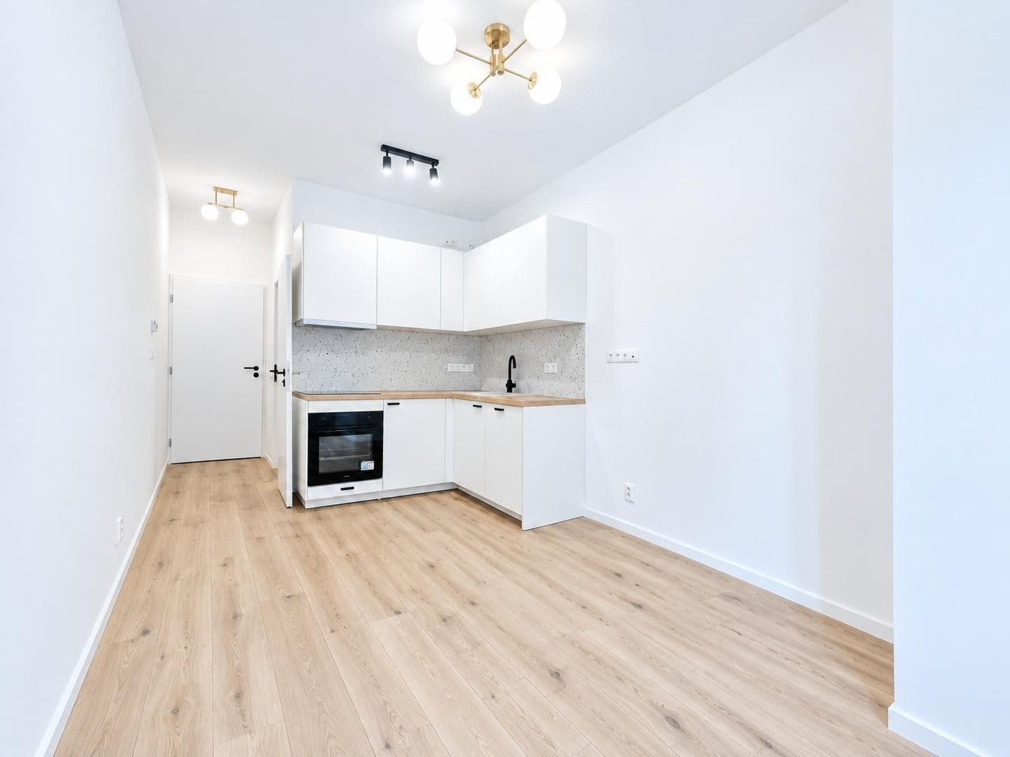 Prenájom bytu 1-izbový 23 m², Petrohradská, Praha, Praha Prenájom bytu 1-izbový 23 m², Petrohradská, Praha, Praha