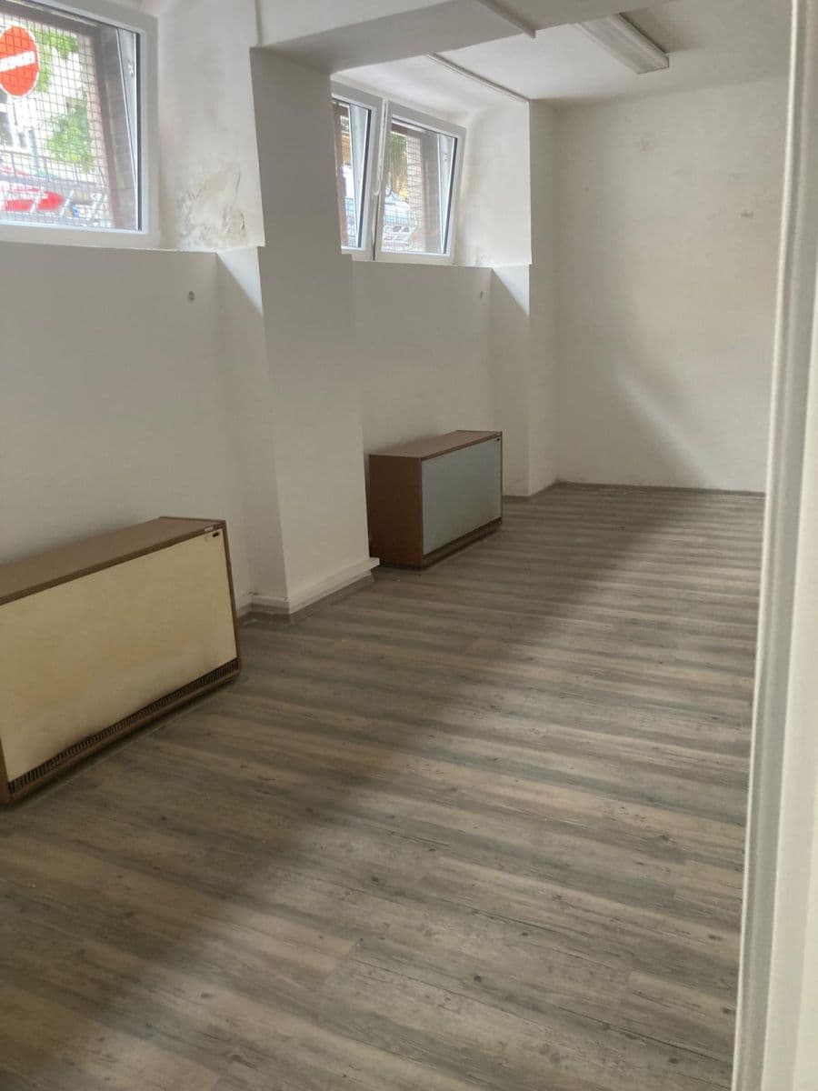 Prenájom nebytového priestoru 57 m², Biskupcova, Praha, Praha Prenájom nebytového priestoru 57 m², Biskupcova, Praha, Praha