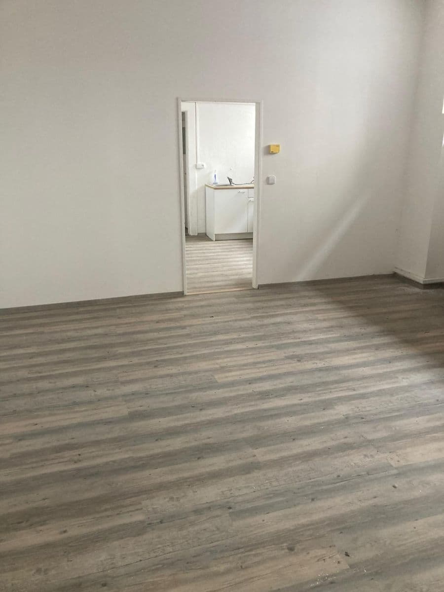 Prenájom nebytového priestoru 57 m², Biskupcova, Praha, Praha Prenájom nebytového priestoru 57 m², Biskupcova, Praha, Praha