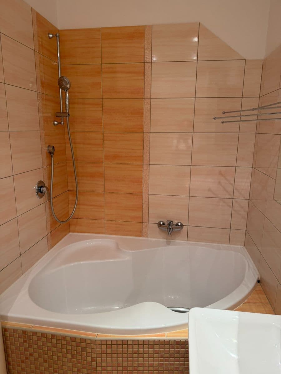 Prenájom bytu 2-izbový 53 m², Škroupova, Chrudim, Pardubický kraj Prenájom bytu 2-izbový 53 m², Škroupova, Chrudim, Pardubický kraj