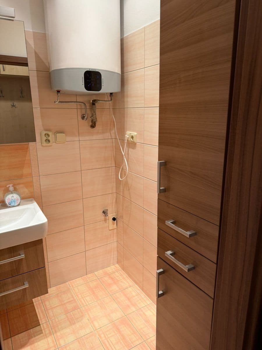 Prenájom bytu 2-izbový 53 m², Škroupova, Chrudim, Pardubický kraj Prenájom bytu 2-izbový 53 m², Škroupova, Chrudim, Pardubický kraj