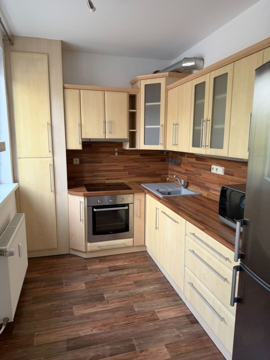 Prenájom bytu 2-izbový 53 m², Škroupova, Chrudim, Pardubický kraj Prenájom bytu 2-izbový 53 m², Škroupova, Chrudim, Pardubický kraj
