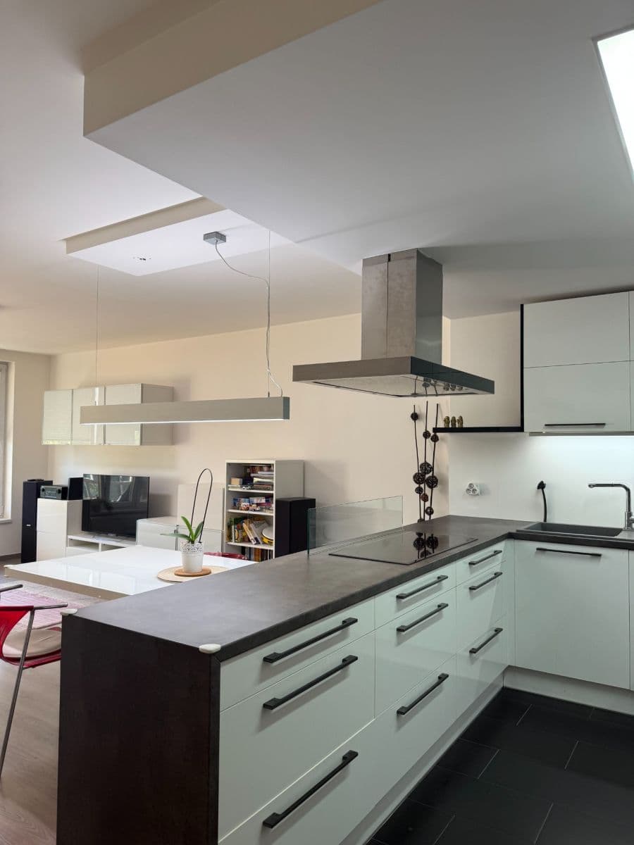 Predaj bytu 3-izbový 87 m², Symfonická, Praha, Praha Predaj bytu 3-izbový 87 m², Symfonická, Praha, Praha
