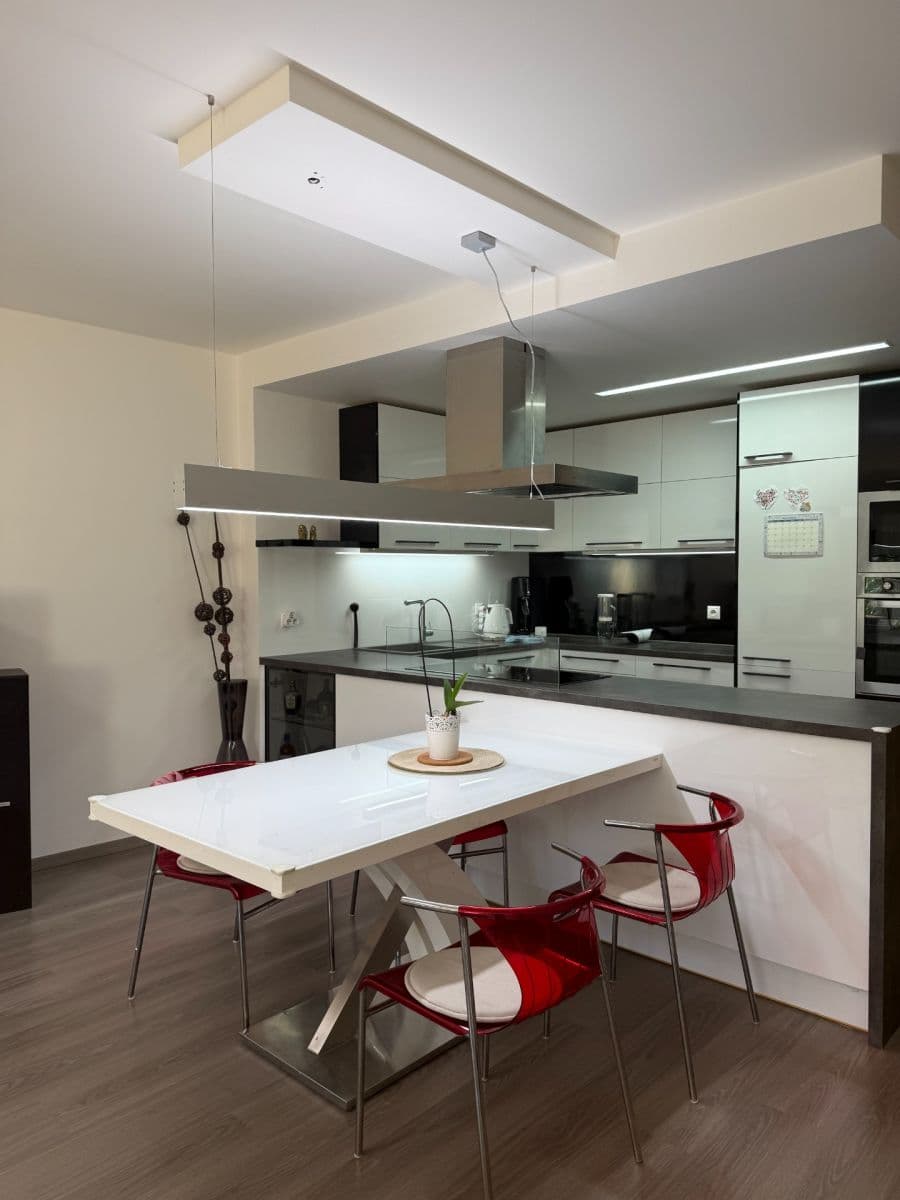 Predaj bytu 3-izbový 87 m², Symfonická, Praha, Praha Predaj bytu 3-izbový 87 m², Symfonická, Praha, Praha