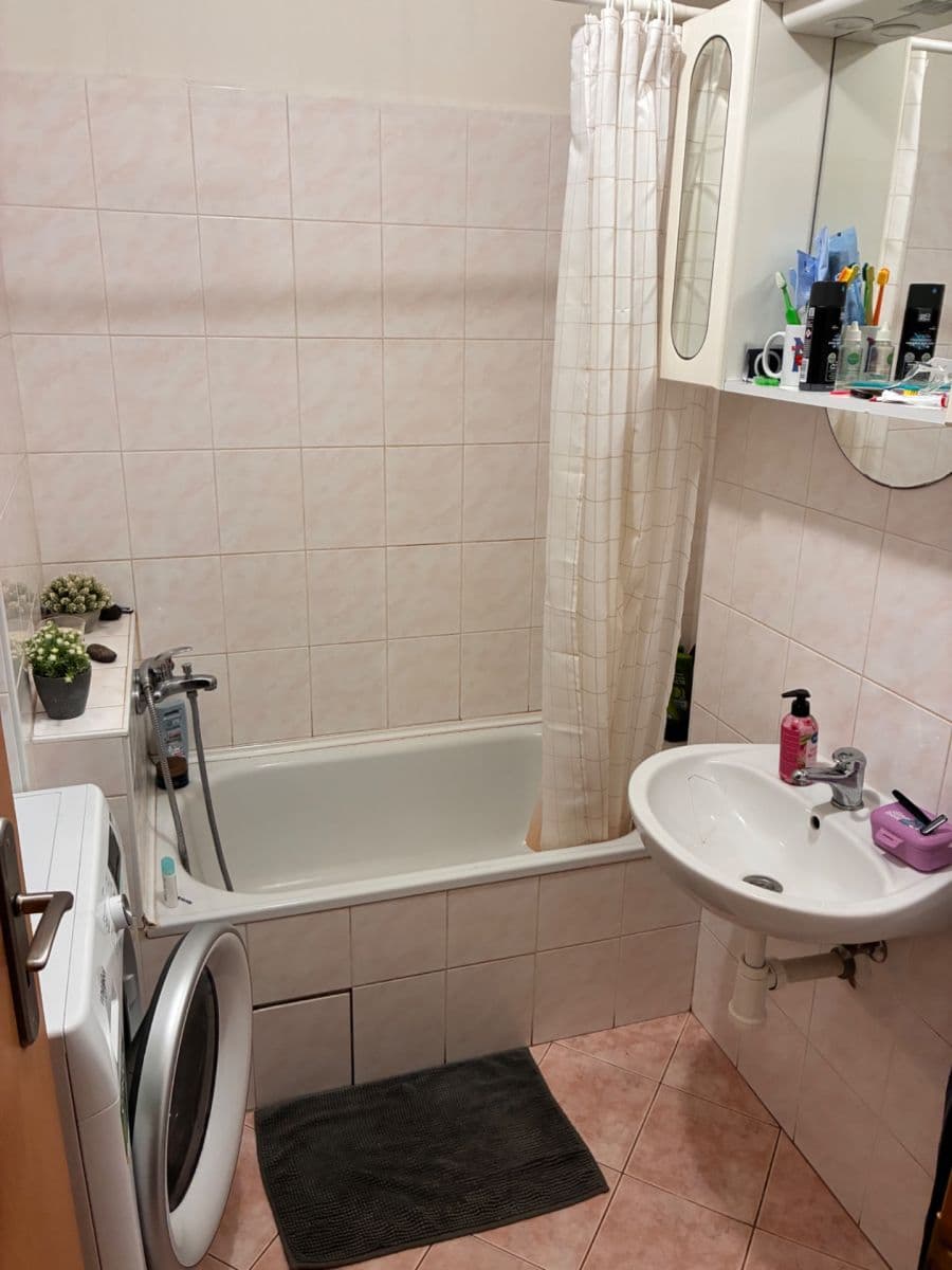Prenájom bytu 2-izbový 65 m², Škrétova, Jihlava, Kraj Vysočina Prenájom bytu 2-izbový 65 m², Škrétova, Jihlava, Kraj Vysočina