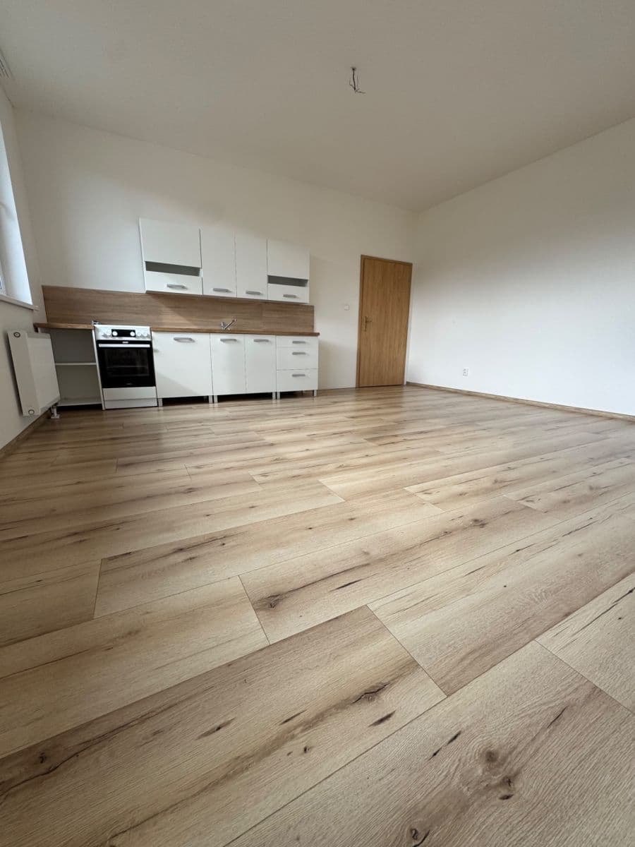 Prenájom bytu 3-izbový 73 m², Hrádek nad Nisou, Liberecký kraj Prenájom bytu 3-izbový 73 m², Hrádek nad Nisou, Liberecký kraj