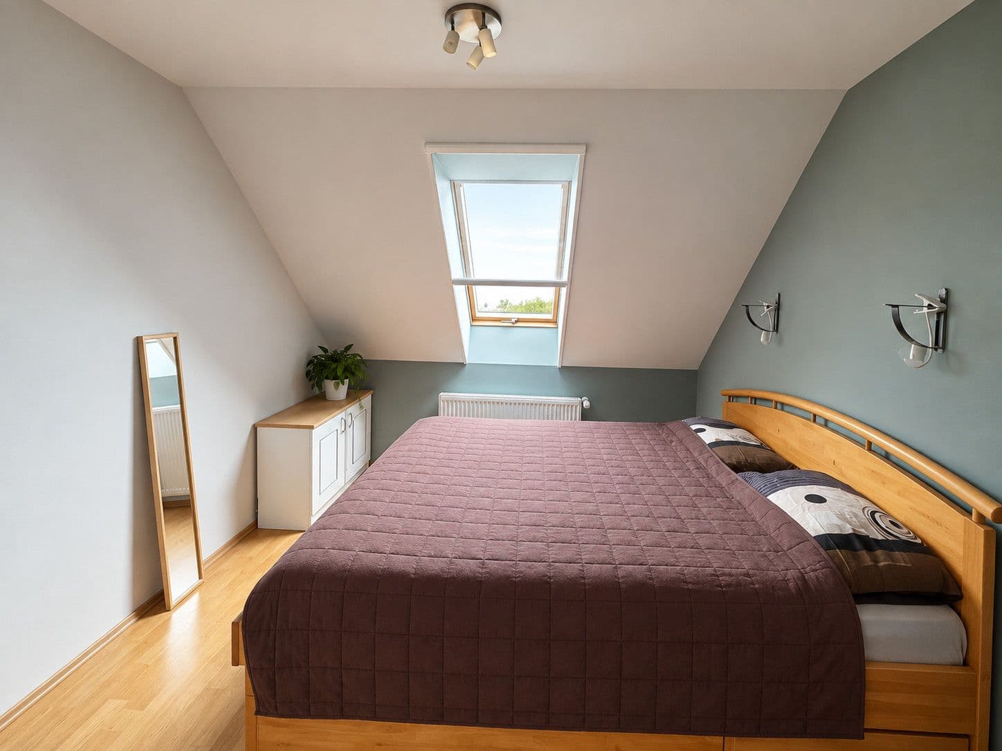 Prenájom bytu 4-izbový 77 m², K Šátalce, Jesenice, Středočeský kraj Prenájom bytu 4-izbový 77 m², K Šátalce, Jesenice, Středočeský kraj