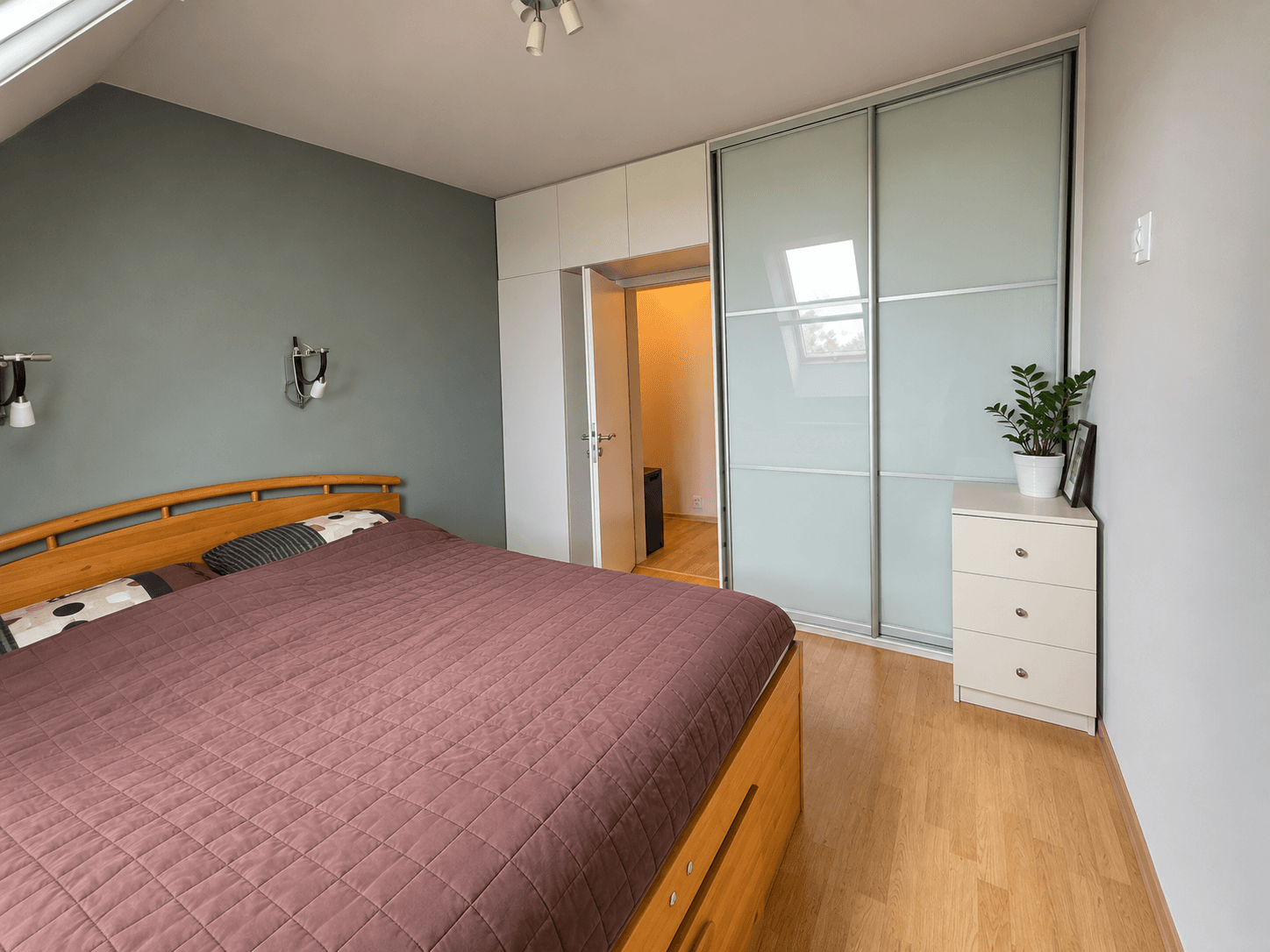 Prenájom bytu 4-izbový 77 m², K Šátalce, Jesenice, Středočeský kraj Prenájom bytu 4-izbový 77 m², K Šátalce, Jesenice, Středočeský kraj