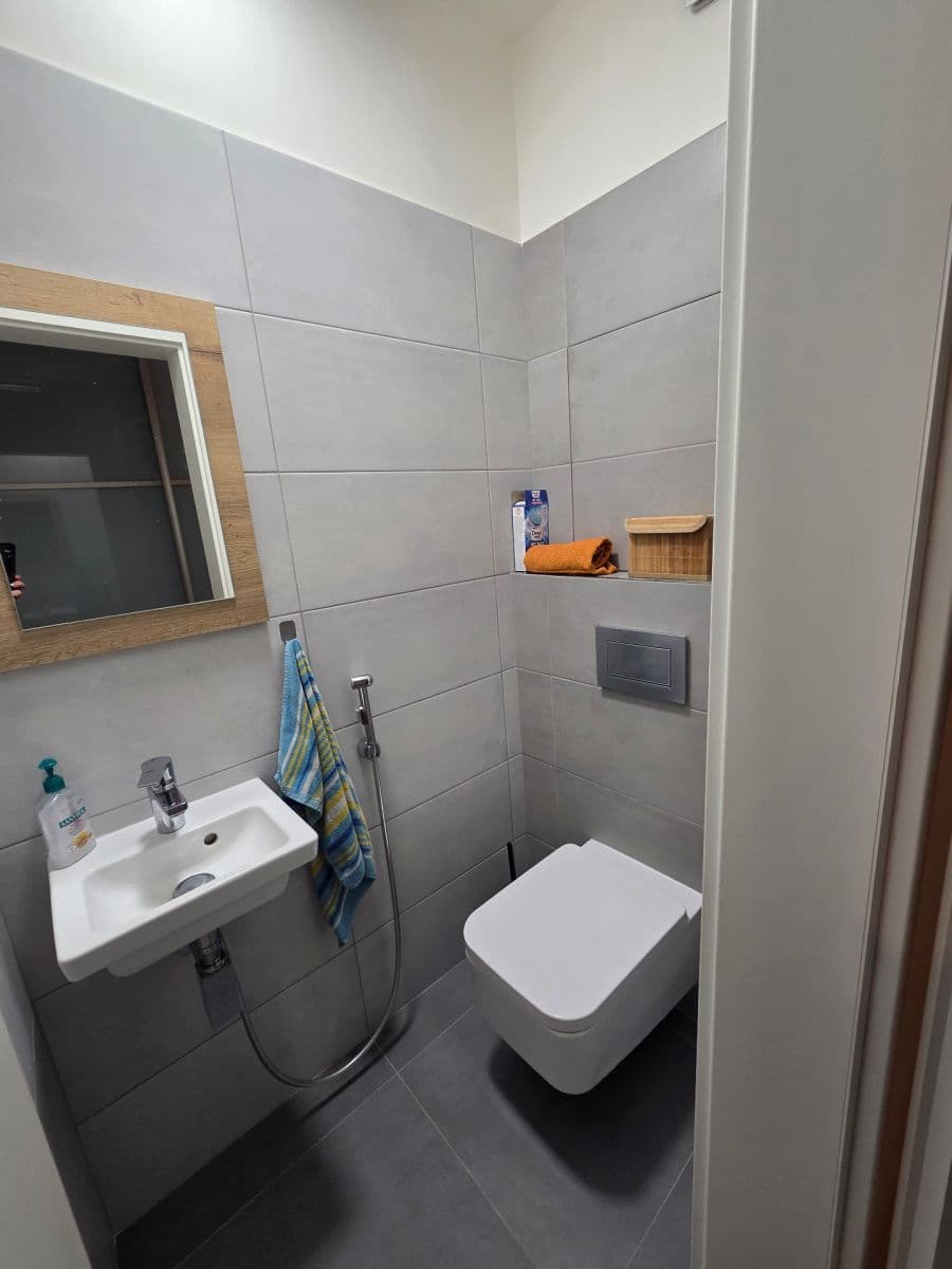 Prenájom bytu 4-izbový 77 m², K Šátalce, Jesenice, Středočeský kraj Prenájom bytu 4-izbový 77 m², K Šátalce, Jesenice, Středočeský kraj