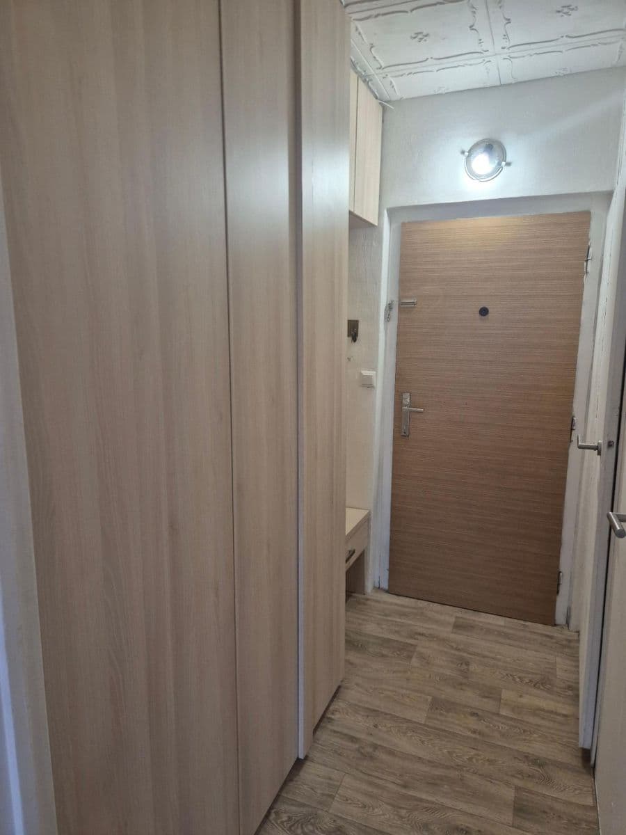 Prenájom bytu Garsoniéra 31 m², Křivoklátská, Praha, Praha Prenájom bytu Garsoniéra 31 m², Křivoklátská, Praha, Praha