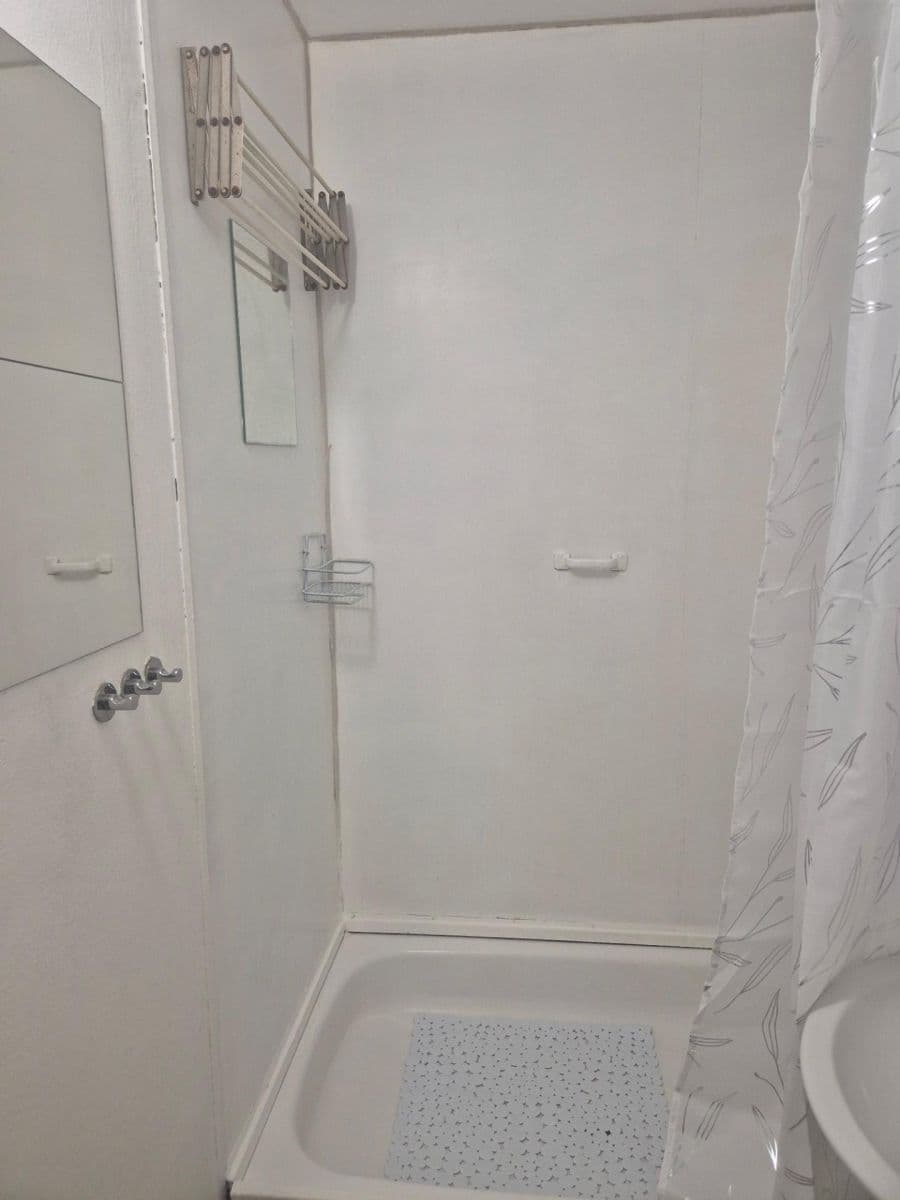 Prenájom bytu Garsoniéra 31 m², Křivoklátská, Praha, Praha Prenájom bytu Garsoniéra 31 m², Křivoklátská, Praha, Praha