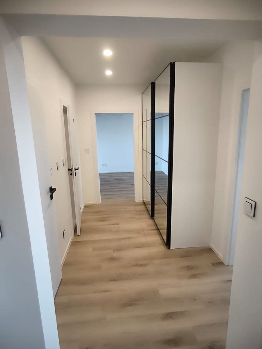 Prenájom bytu 3-izbový 63 m², Hluboká, Brno, Jihomoravský kraj Prenájom bytu 3-izbový 63 m², Hluboká, Brno, Jihomoravský kraj